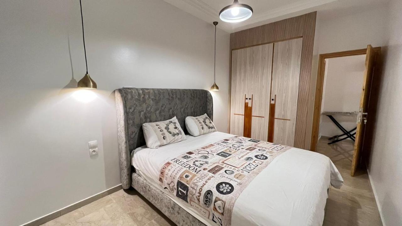 Petit Nid Douille Au Coeur De Casablanca Apartment Bagian luar foto